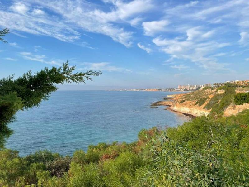 <span style='color:#780948'>ARCHIVED</span> - Orihuela reopens 3 beaches closed due to water contamination
