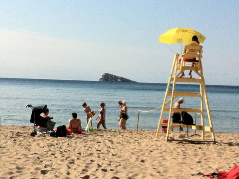 <span style='color:#780948'>ARCHIVED</span> - Near drownings at beaches in Benidorm and Torrevieja