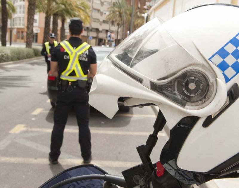 <span style='color:#780948'>ARCHIVED</span> - Cartagena police arrest drunk driver, 64, who hit cyclist in La Manga