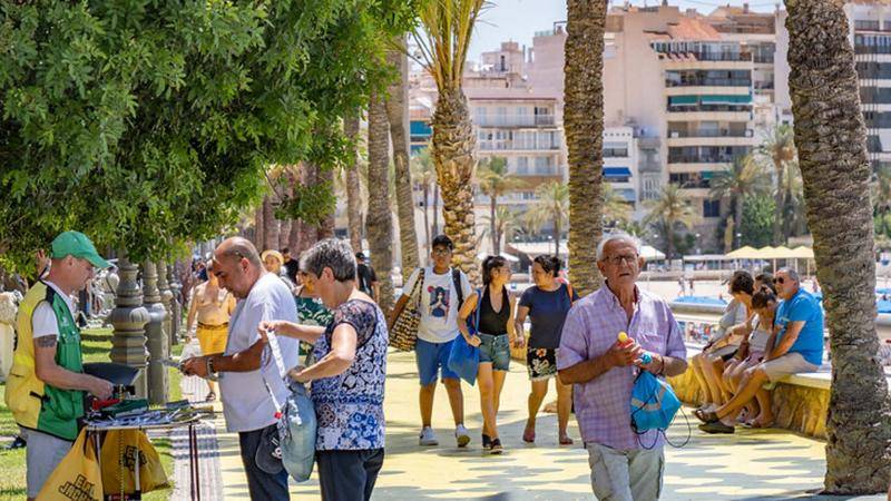 Expats over 65 and registered in Benidorm can apply for help paying rising electricity bills