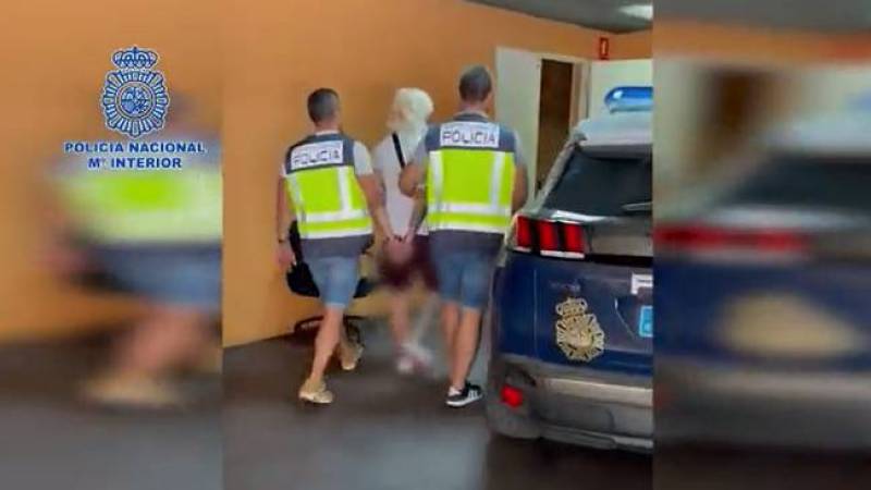 Master of disguise fugitive wanted for sexually abusing own daughter is arrested in Alicante