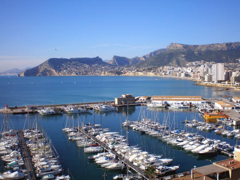 <span style='color:#780948'>ARCHIVED</span> - Six people injured in boat explosion at Calpe port on the Coast Blanca