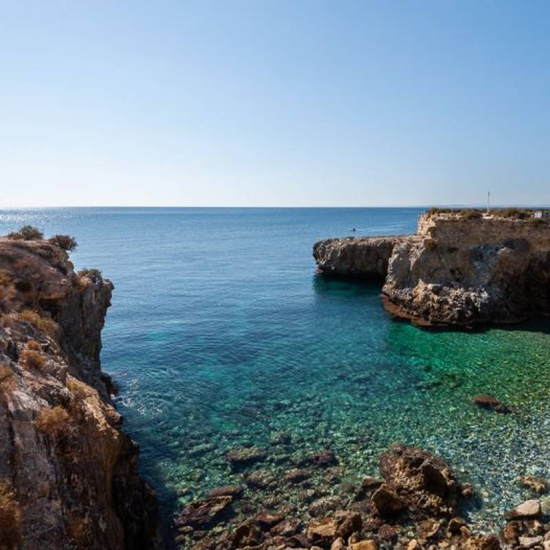 Tabarca Island: alluring coves, spectacular scenery and a walled village
