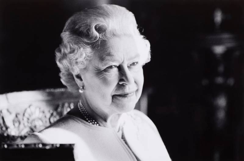 <span style='color:#780948'>ARCHIVED</span> - Queen Elizabeth II dies at home in Balmoral Castle with her family around her