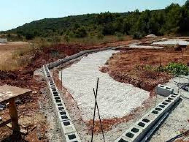 <span style='color:#780948'>ARCHIVED</span> - Catland: the charity cat shelter being built in Javea that local politicians are refusing to fund
