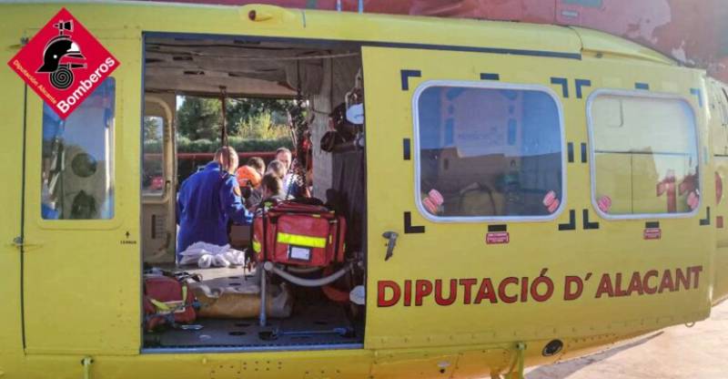 <span style='color:#780948'>ARCHIVED</span> - Female hiker in helicopter rescue after passing out on Alicante mountain range