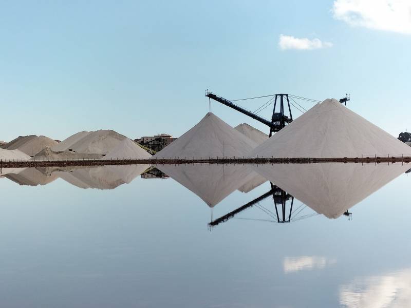 <span style='color:#780948'>ARCHIVED</span> - Record summer heat boosts salt harvest of main Spanish producer in Torrevieja