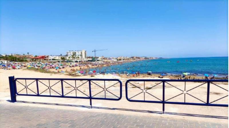 <span style='color:#780948'>ARCHIVED</span> - Married couple drowns on Torrevieja beach