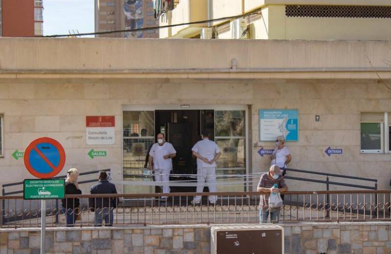 <span style='color:#780948'>ARCHIVED</span> - Rincon de Loix health centre in Benidorm left under water after storms