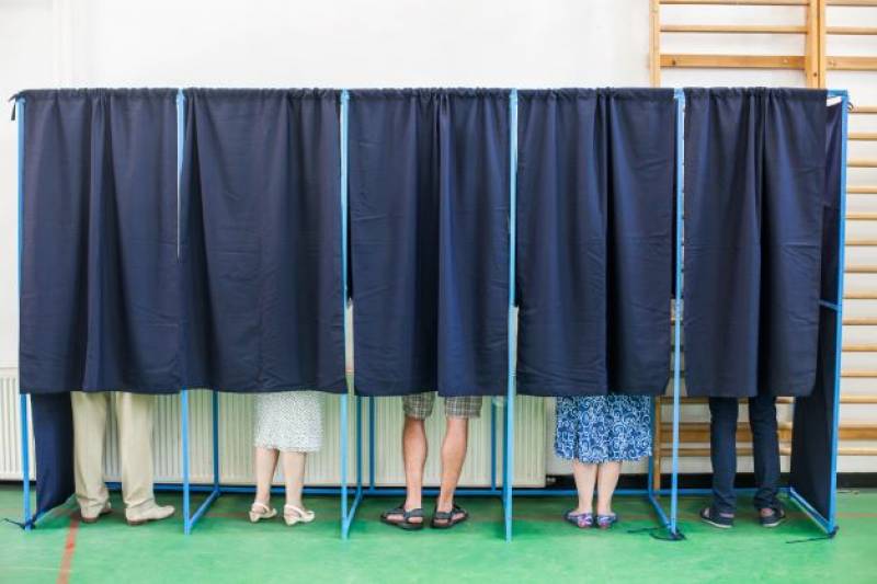 <span style='color:#780948'>ARCHIVED</span> - Spain considers lowering voting age from 18 to 16