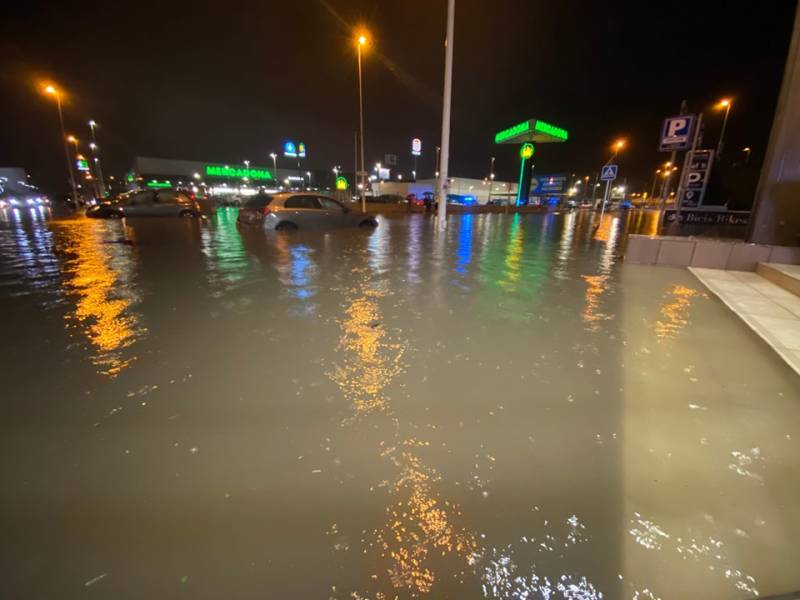 <span style='color:#780948'>ARCHIVED</span> - Alicante takes a battering from heavy rain as storms bring chaos