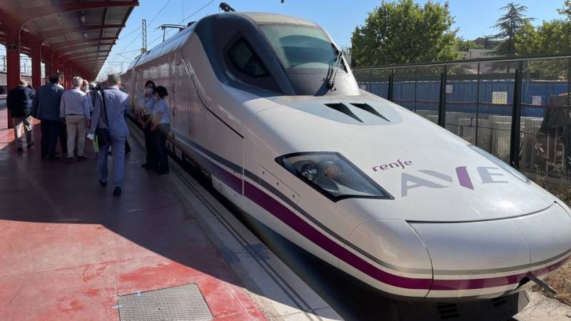 <span style='color:#780948'>ARCHIVED</span> - 40 Celtic fans kicked off Spanish train for causing 1 hour delay with antisocial behaviour