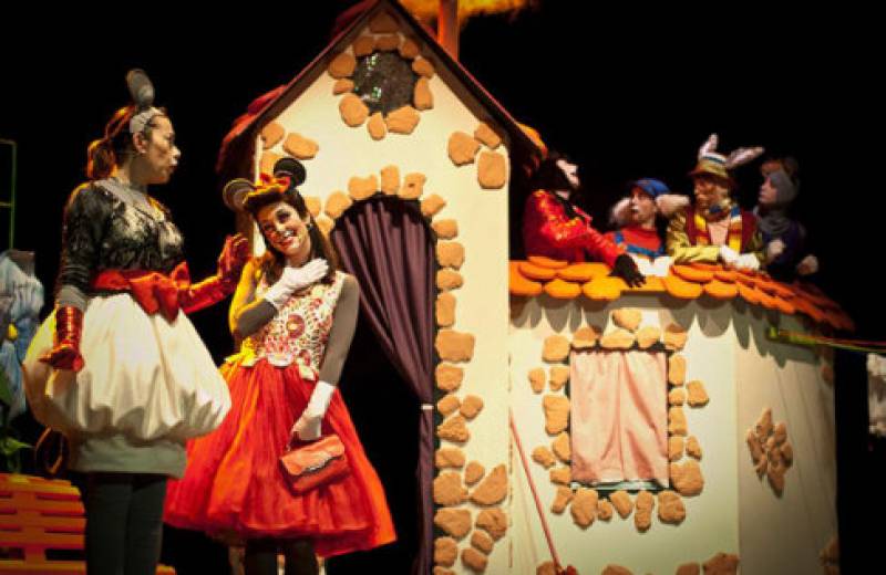 December 1 La Ratita Presumida, children’s theatre in Lorca