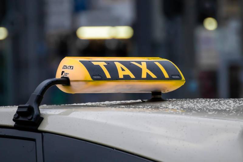 <span style='color:#780948'>ARCHIVED</span> - Benidorm taxi driver hailed a hero after helping lone women escape strange stalker