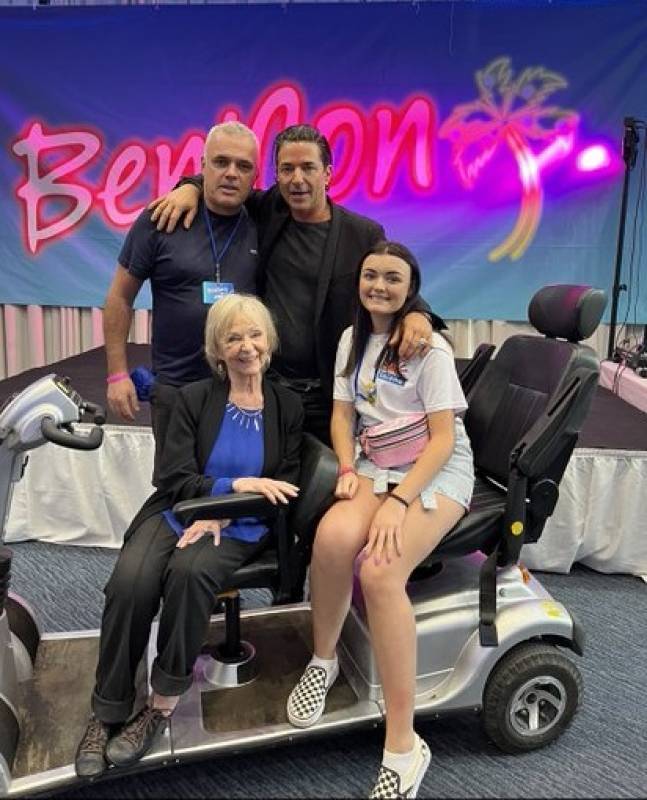 <span style='color:#780948'>ARCHIVED</span> - Die-hard fans of Brit sitcom Benidorm decend on the Costa Blanca resort for special cast reunion