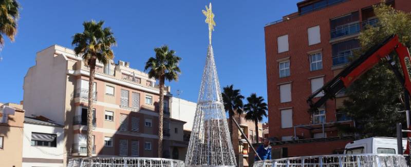 <span style='color:#780948'>ARCHIVED</span> - Lorca gets set for the big Christmas light switch on: December 3
