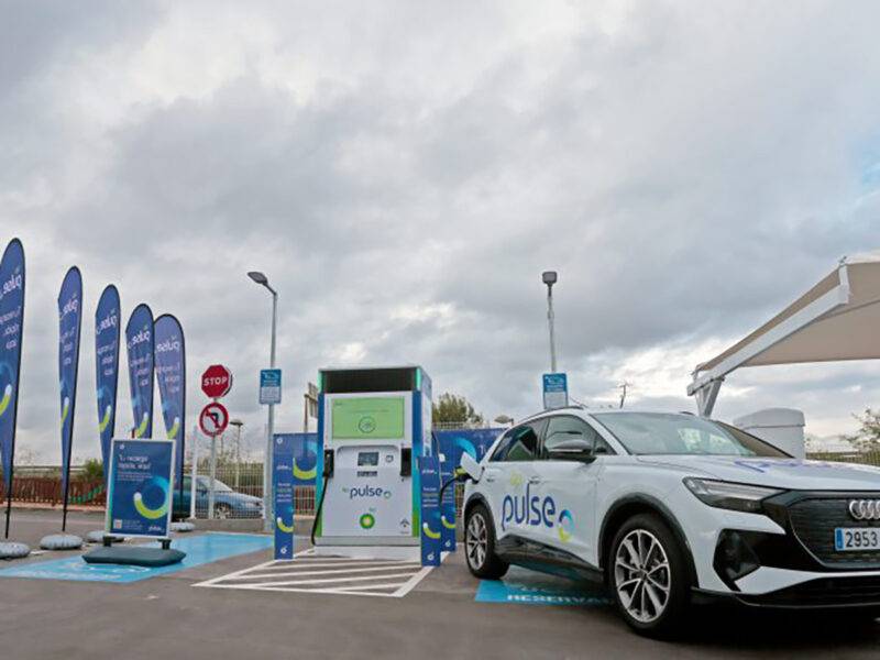 ! Alicante Today archived Bp Opens Its First Fastcharging Station