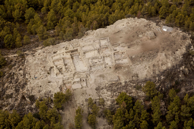 La Almoloya Argaric site at Pliego contains early government buildings