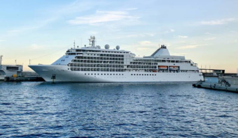 <span style='color:#780948'>ARCHIVED</span> - Malaga cruises into January with eight luxury liner stopovers