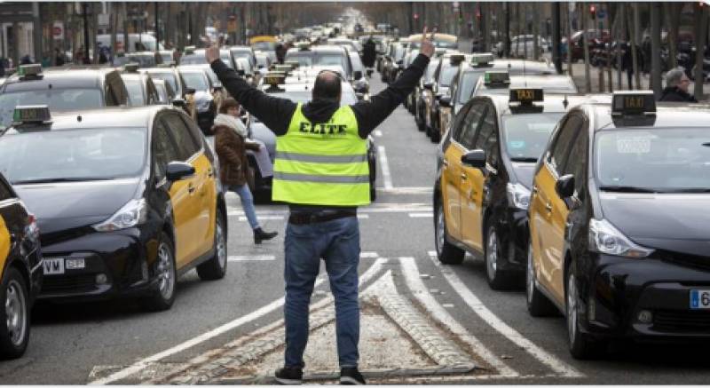 <span style='color:#780948'>ARCHIVED</span> - Barcelona taxi drivers to strike this January over ride-hailing apps