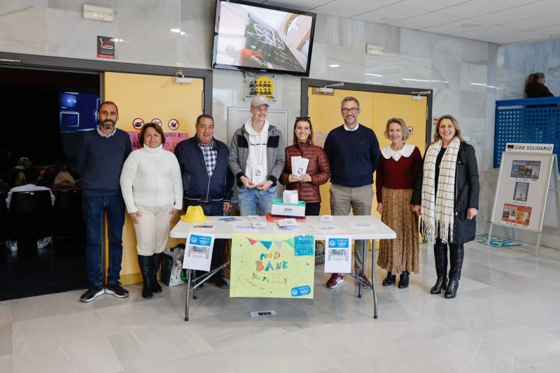 Norwegian Costa Blanca School donates 1,200 euros to Alfaz del Pi Food Bank