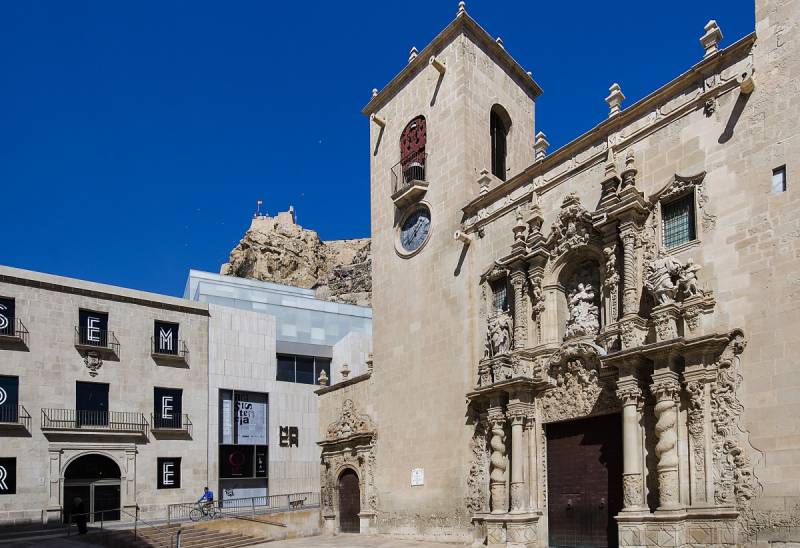 <span style='color:#780948'>ARCHIVED</span> - Tourists must now pay to visit oldest church in Alicante