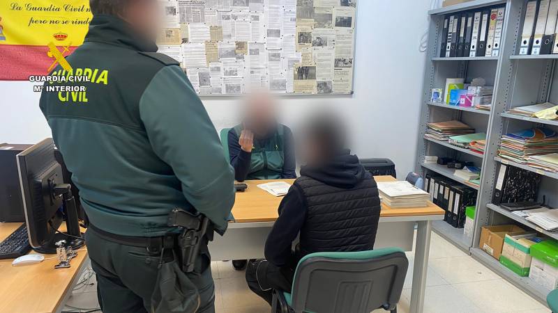 <span style='color:#780948'>ARCHIVED</span> - Prolific burglar arrested after 23 homes in 3 Alicante towns broken into sparking fear among residents