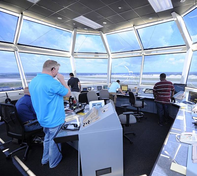 <span style='color:#780948'>ARCHIVED</span> - Congress blocks the privatisation of air traffic control towers in Spain
