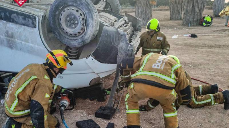 <span style='color:#780948'>ARCHIVED</span> - One dead and eight injured in work van crash on the AP-7 in Pilar de la Horadada