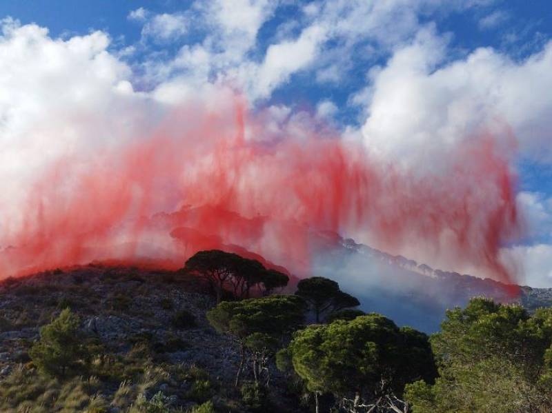 <span style='color:#780948'>ARCHIVED</span> - Wildfire engulfs the Sierra de Mijas, Malaga