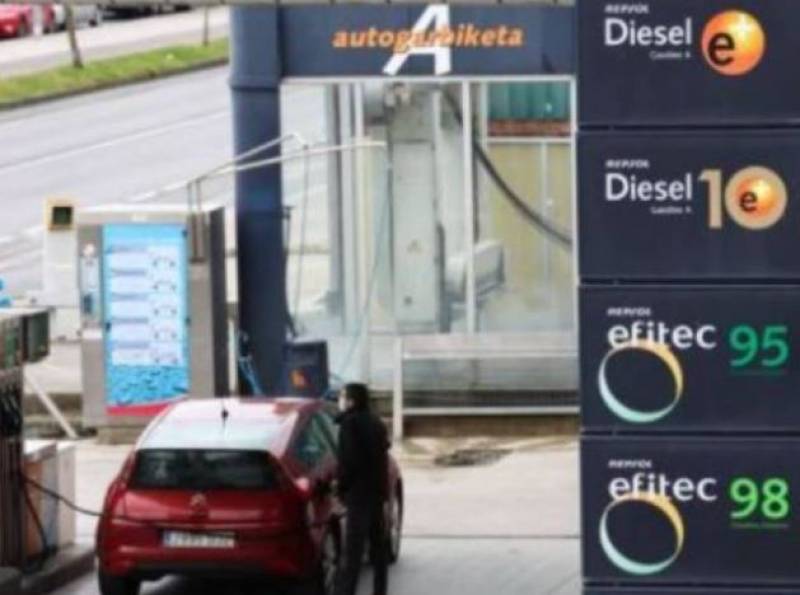 <span style='color:#780948'>ARCHIVED</span> - Petrol prices drop in Spain in time for May bank holiday