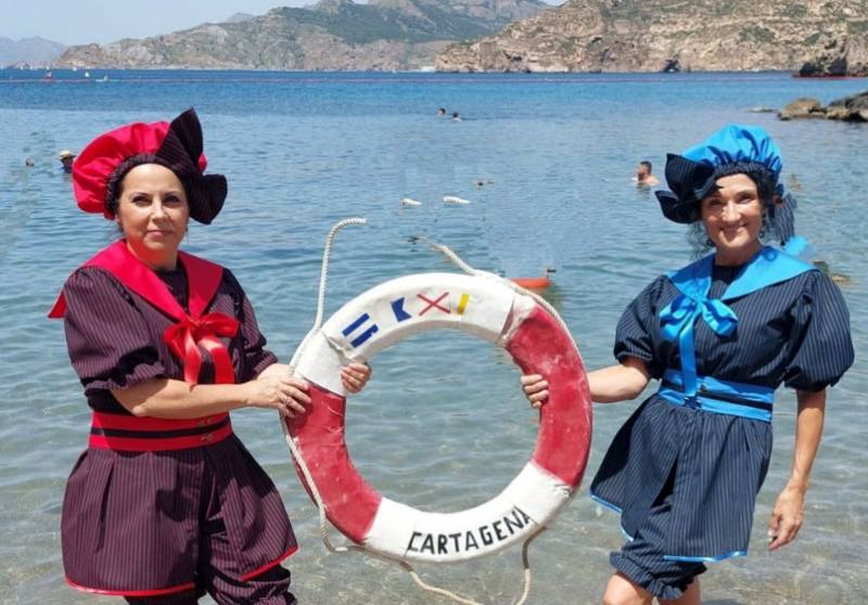 June 16 to 18 Costume bathing and an early 20th century weekend of beach fun in El Portus