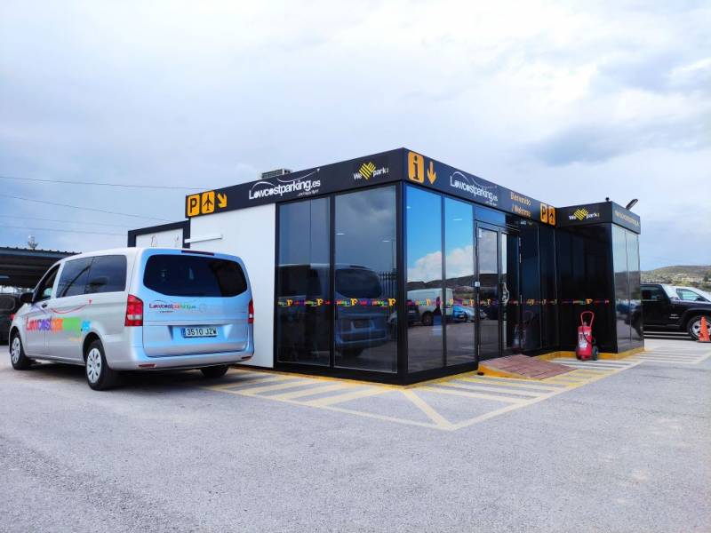 Where to park when you fly from Alicante Airport this summer