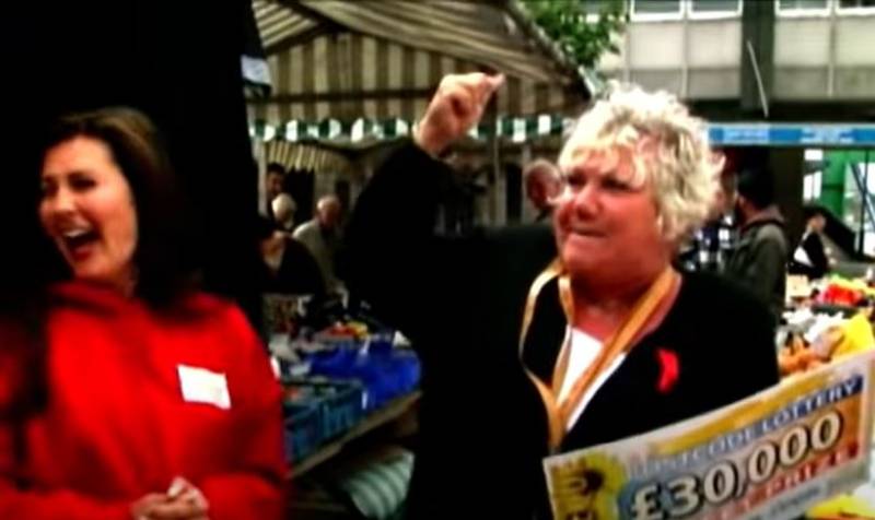 Remember the time Benidorm starred in a classic UK Postcode Lottery advert?