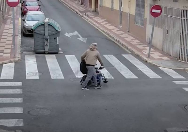 64-year-old priest arrested in El Campello, Alicante for stealing wheelchair from disabled person
