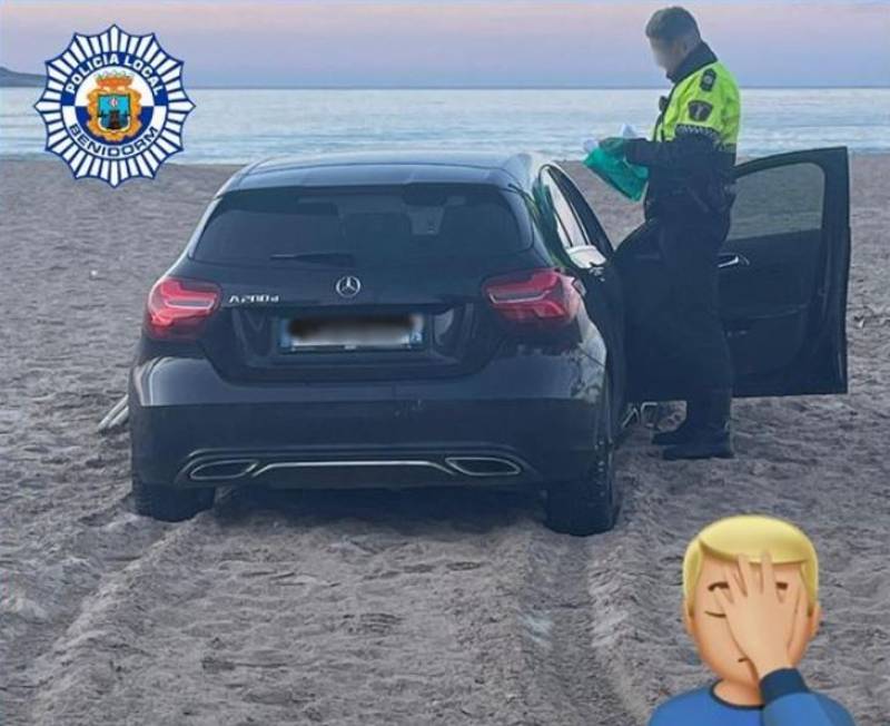 Mercedes gets stuck on popular Benidorm beach