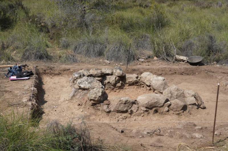 Discovery of intact tomb in Jumilla containing Tartessian grave goods