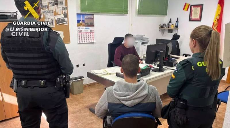 Swindlers arrested following tourist rental scam in Puerto de Mazarrón