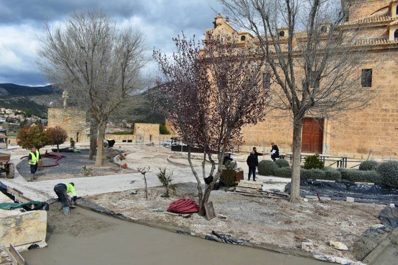 Paving works at Caravaca Castle to enhance accessibility and aesthetics