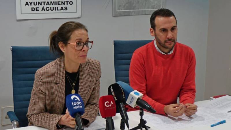 Águilas saves €9 million and will use it to repave streets and other projects