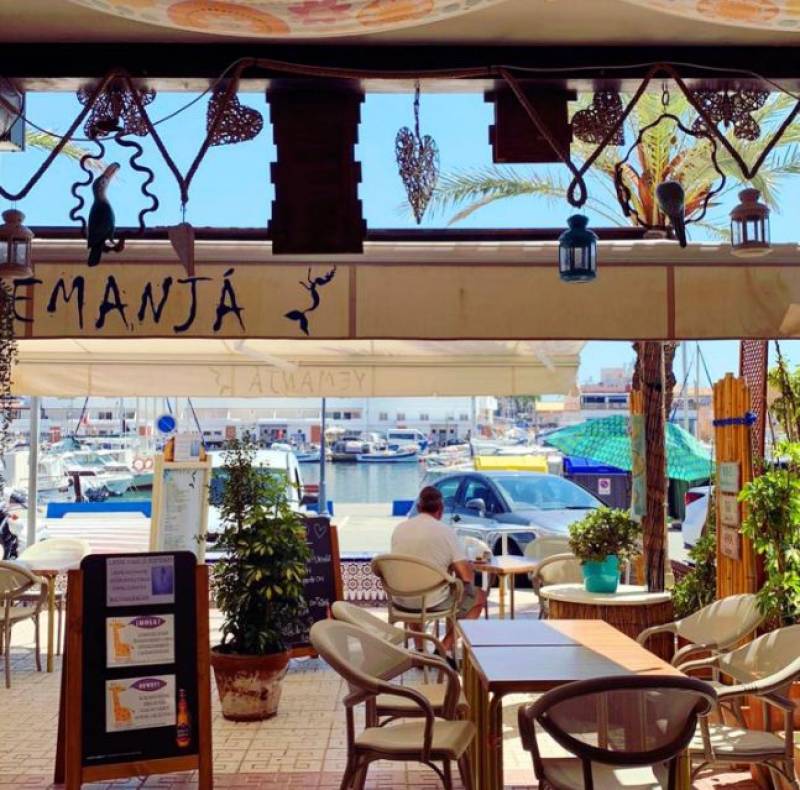 Summer kicks off early in Cabo de Palos with high tourist numbers, great terrazas and a new car park