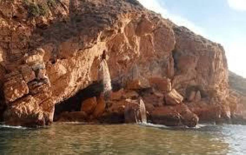 Black flags for Costa Blanca tourist hotspots