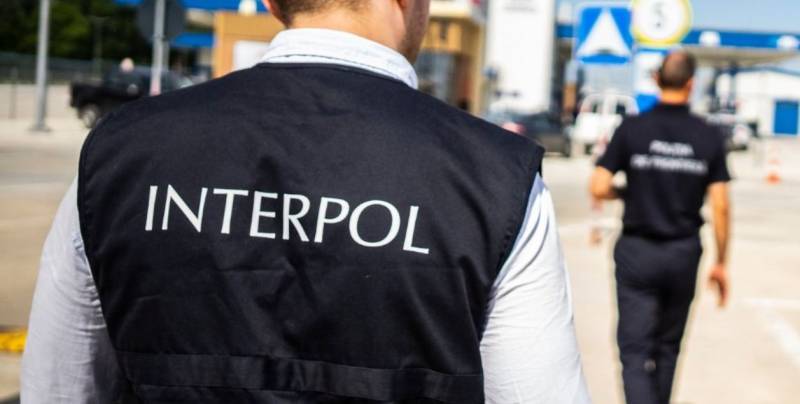 Fugitive wanted for murder in USA arrested at Spanish airport following public tip-off