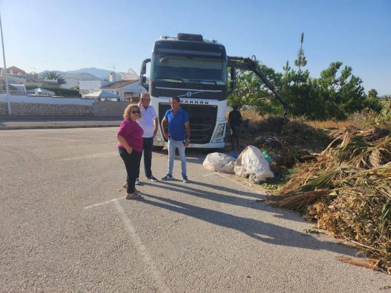 Mazarrón council begins clearing Camposol green waste areas after possible arson attacks