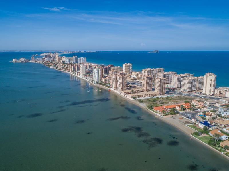 More than 100 guests suffering from food poisoning after eating at La Manga hotel