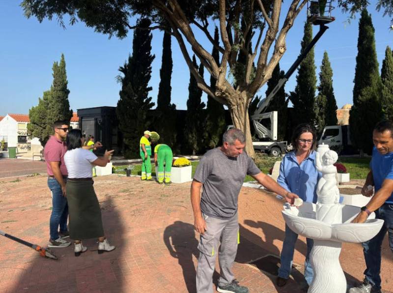 Águilas cemetery receives clean-up before the annual flood of All Saints’ Day visitors
