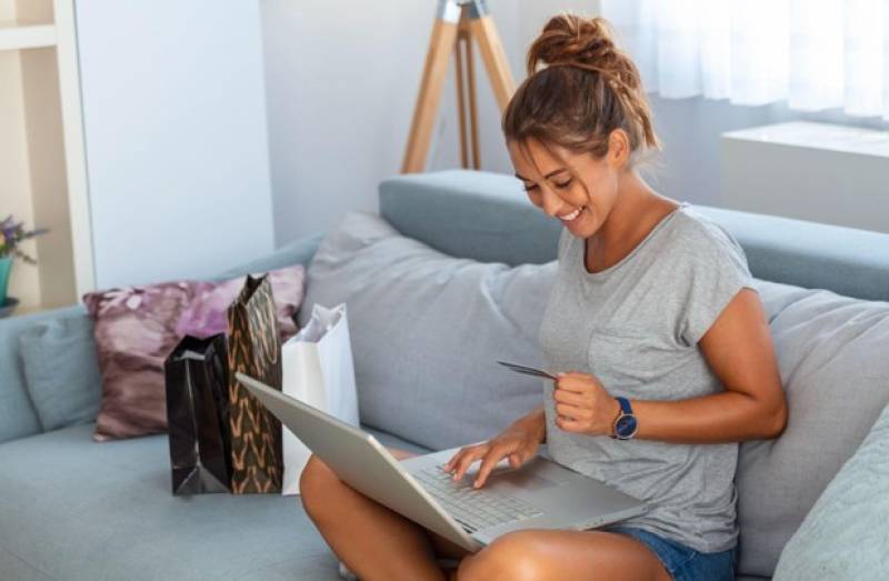 How Online Shopping Changed the Way We Buy Everyday Essentials