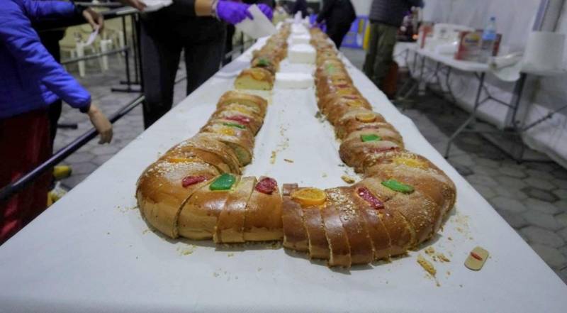 Los Alcázares Roscón cake raises 1,400 euros for charity