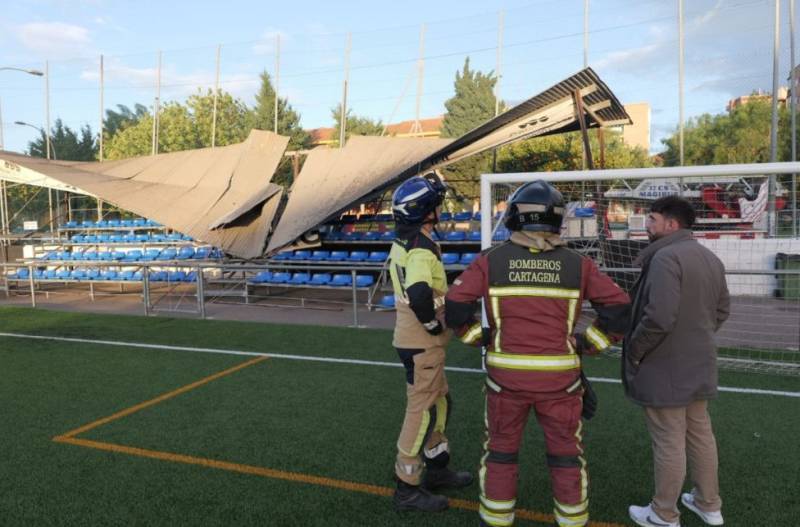 Windstorm batters the Region of Murcia with more than 150 emergency incidents