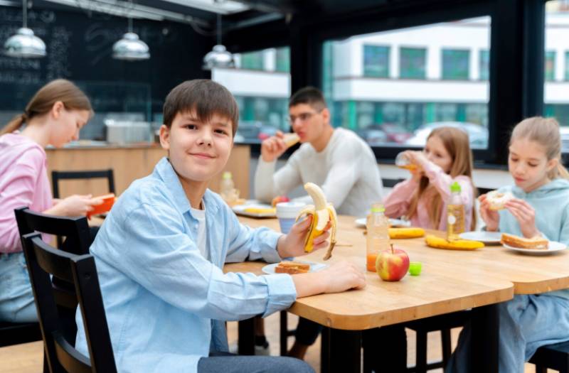 Spain bans sugary drinks and ultra-processed foods from school breakfasts and snacks